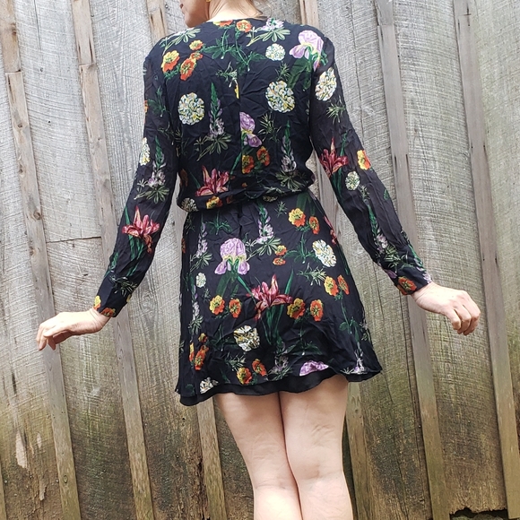 ZARA Woman Long Sleeve Wrap Dress - Botanical floral print mini dress - Picture 3 of 9